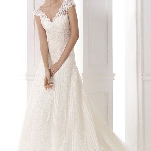 Wedding dress! - Picture 2 of 7